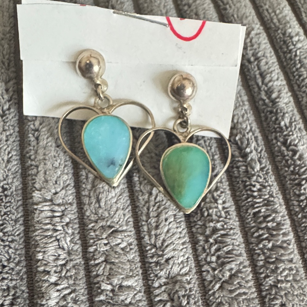 Consignment item..
Silver Heart Earrings stamped 950 on the back